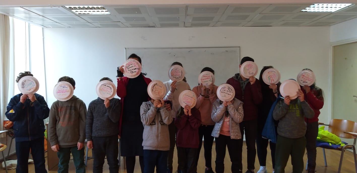 Ozay Gunsel Cocuk Universitesi Kis Programi Bilimsel Ve Sosyal Iletisim Becerileri Kazandiran Sorgulama Becerisini Gelistiren Egitim Atolyeleri Ile Devam Ediyor Ozay Gunsel Cocuk Universitesi